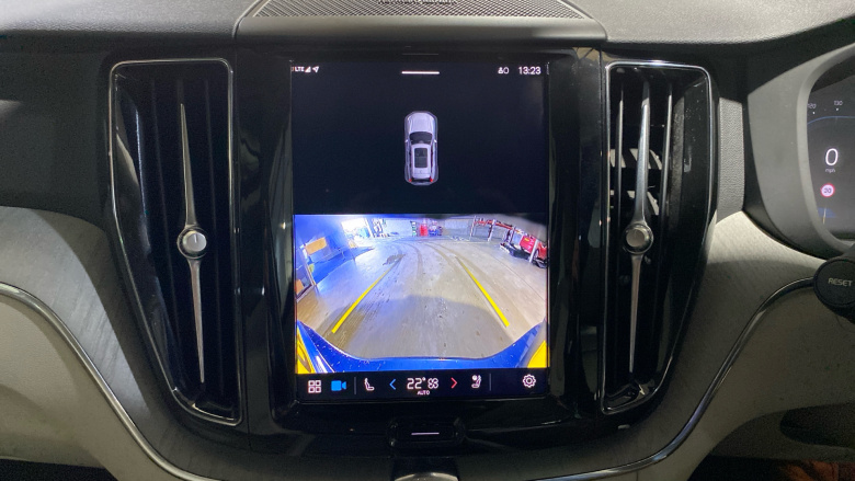 Volvo XC60 2.0 B4D Plus Dark 5dr AWD Geartronic Diesel Estate